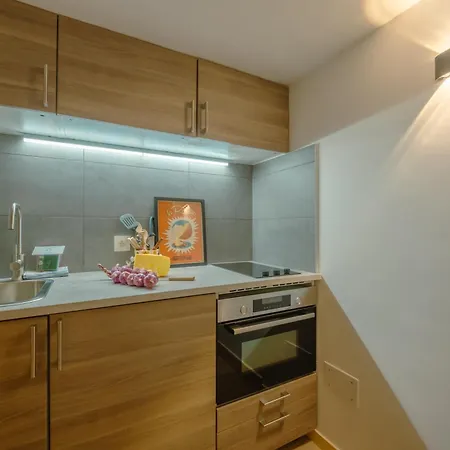 Chalet Spouter Happy *